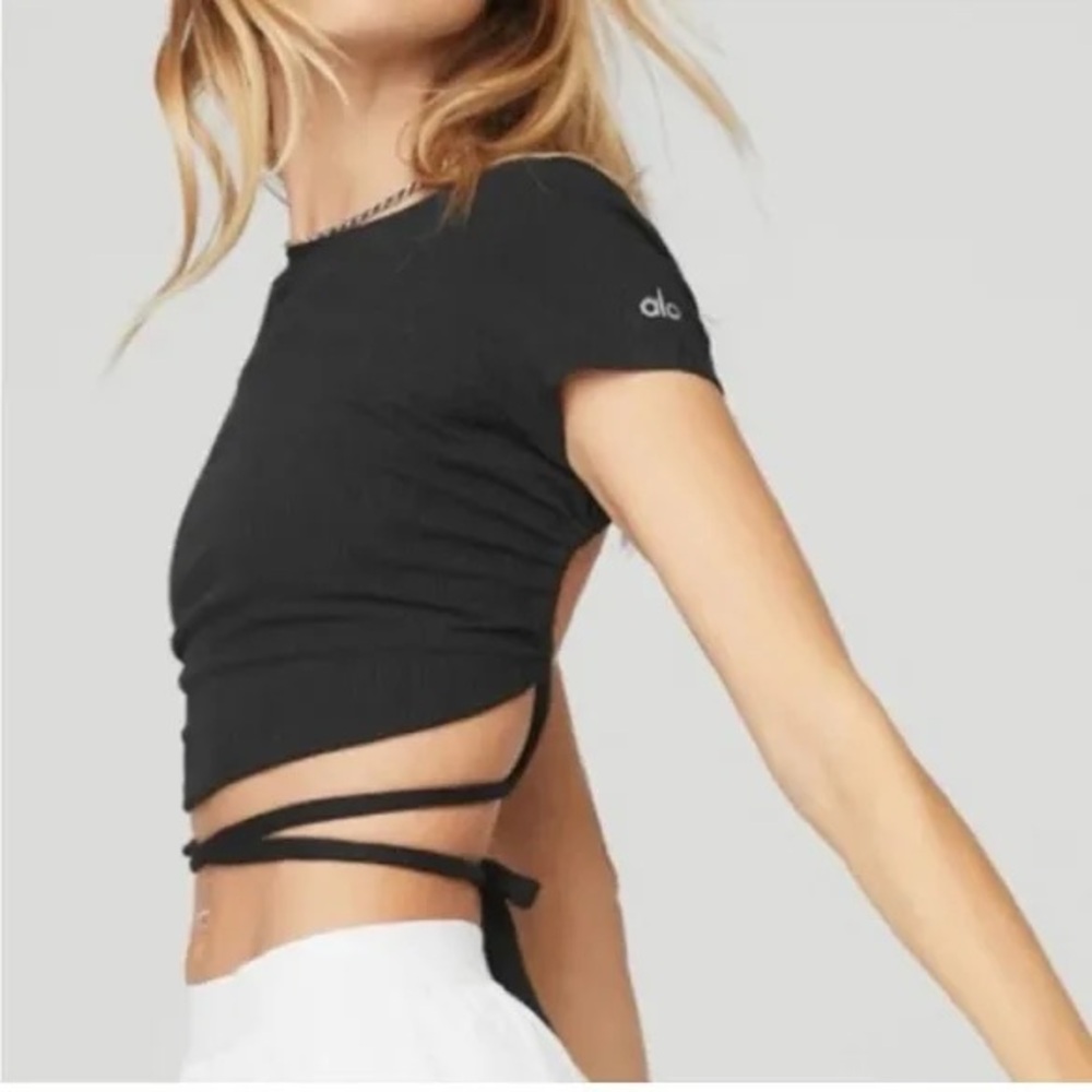 GUC Alo yoga backless tie top
